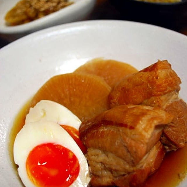 豚の角煮  半熟味付けたまご添え♪