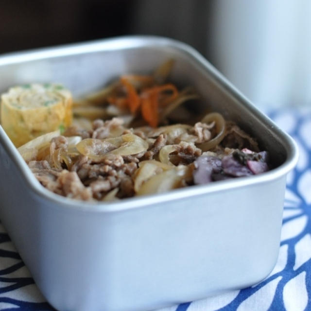ガッツリ～牛丼弁当。
