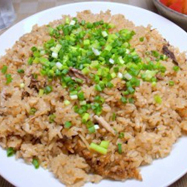 【レンゲでガッツリ味わう】サンマの炊き込みご飯