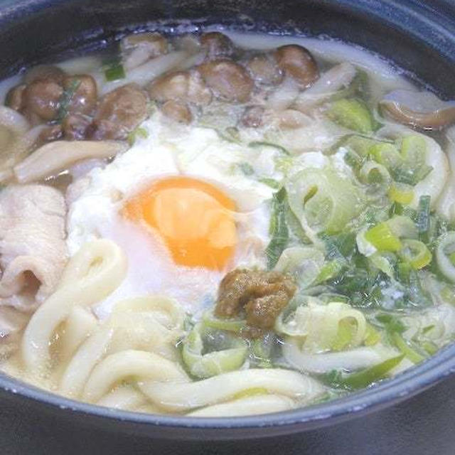 青ネギたっぷり！柚子こしょうで爽やかに辛いっ！肉うどん鍋。