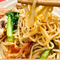 生麺がウマい！にんべんのこんがりスパイシーチキンで焼きそば作ったぜ