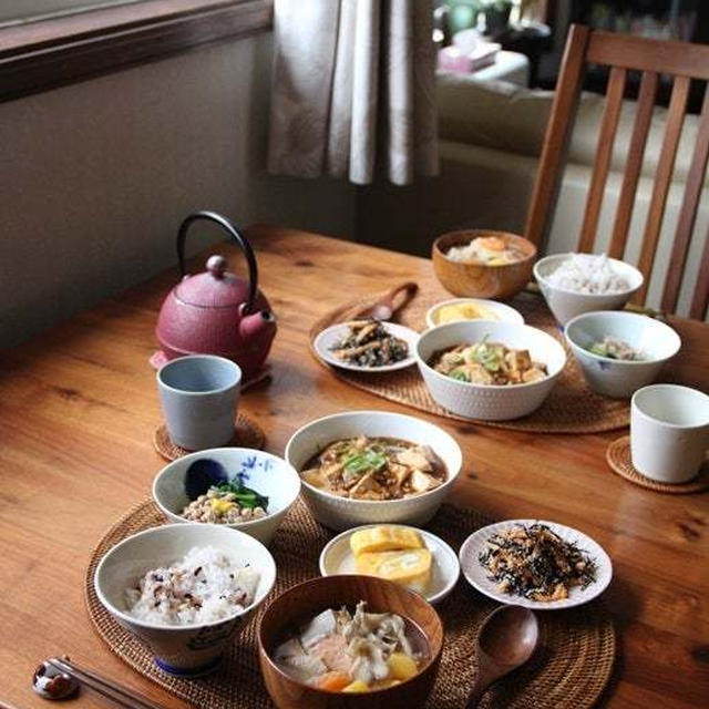 麻婆豆腐・献立。春よもぎ餅（千鳥屋宗家）。