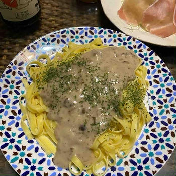 HEINZのきのこの豆乳クリームパスタ