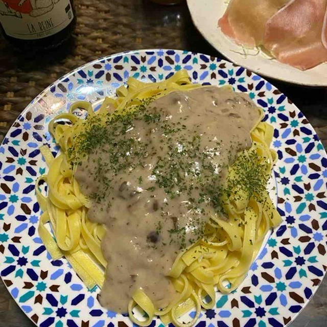 HEINZのきのこの豆乳クリームパスタ