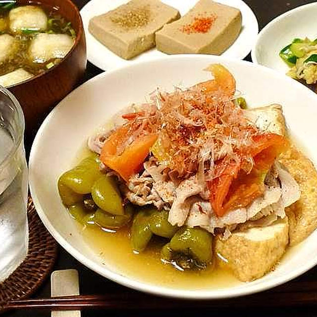 万願寺とうがらしと豚肉のサッパリ煮は、夏には打ってつけのコッテリさわやかな味である。