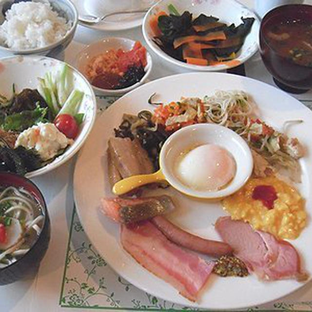 沖縄旅行記２。何品目食べたかバイキング。