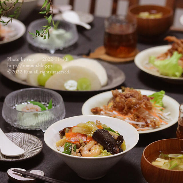 【献立】中華丼と、カリカリ豚肉のサラダと、蟹の身のせ枝豆豆腐など。～令和における天然記念物～