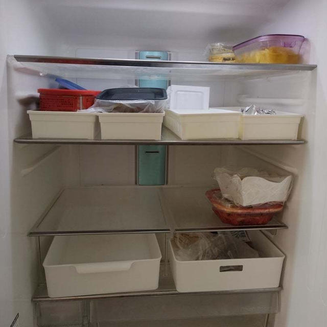 今現在の冷蔵庫の中～！かなり食材が無くなりました！あと一日いけるかな？