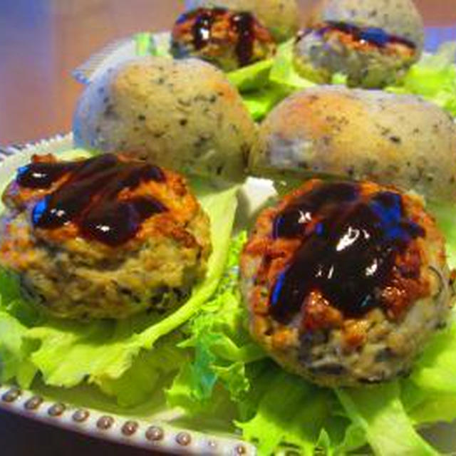 塩ﾚﾓﾝ黒ごまﾊﾟﾝで♪ひじきしめじ入りﾊﾝﾊﾞｰｸﾞｻﾝﾄﾞ♪