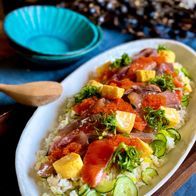 暑い時におすすめな夏のお助けレシピ！調理も楽チン！味わいも◉ お魚満載盛りなちらし寿司だよ！