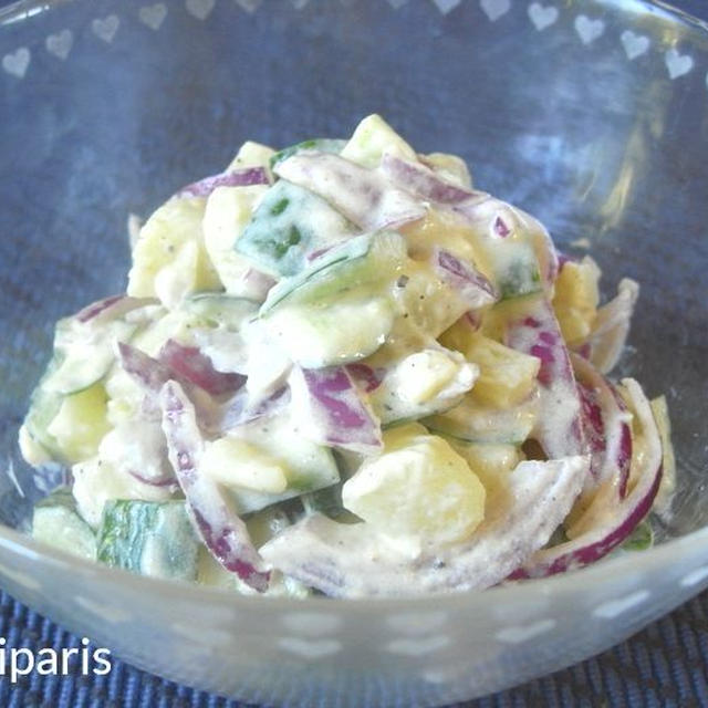 レンジで簡単美味。じゃがいもとキュウリと玉ねぎのヨーグルトマヨサラダ