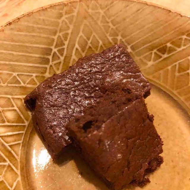 ゆる糖質オフ・材料は3つ@チョコレートケーキ