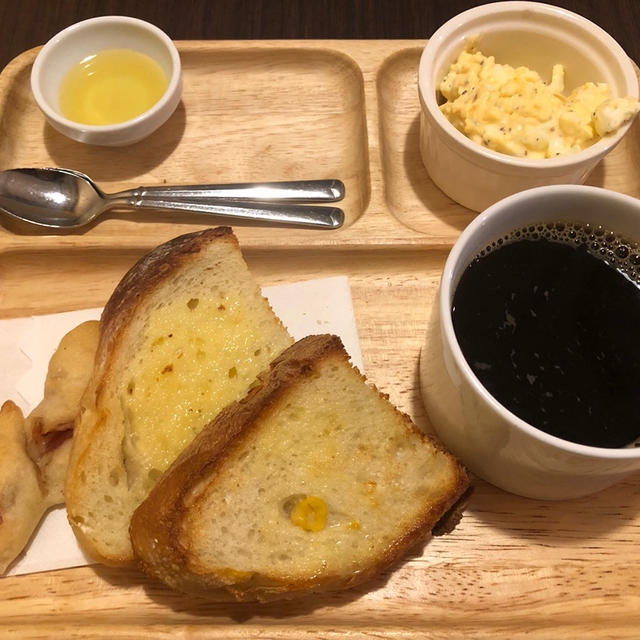 王子公園　あんご　水道筋商店街にある水だしコーヒーの店のモーニングが400円　パンも手づくり　