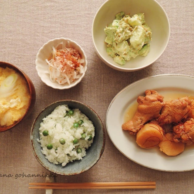 手羽元と長芋の八角煮と豆ごはん。