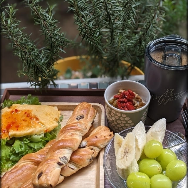 今日のブランチはPascoのバターレーズンスティックです