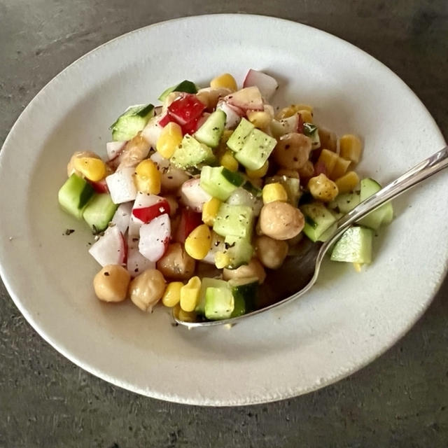 【レシピ】野菜を切ってあえるだけの 「サイコロサラダ」とドレッシングをめぐる迷走