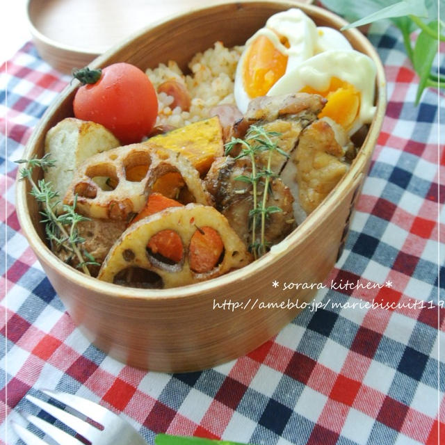 カフェ風なお弁当とくるみ食パン。