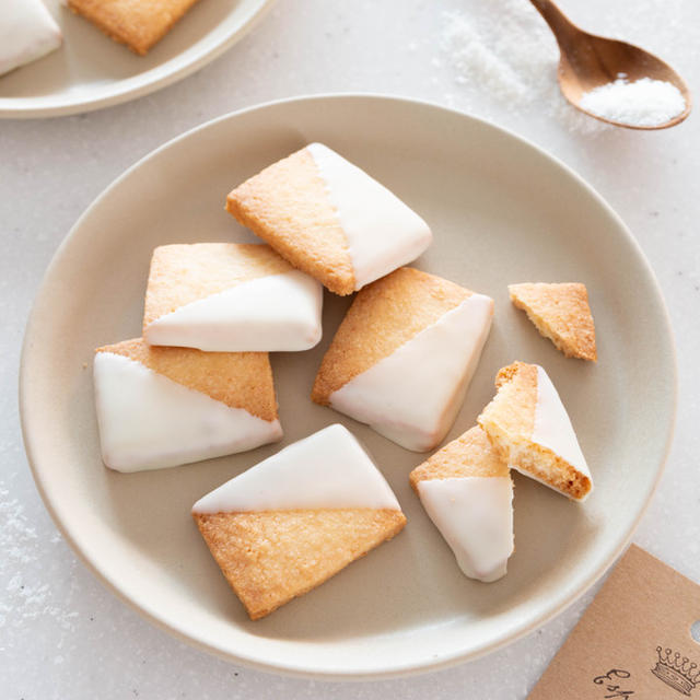 ココナッツとホワイトチョコのクッキー【バレンタインクッキー缶】