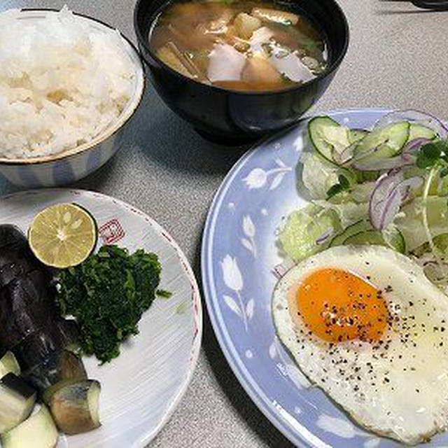 目玉焼き。ダブルきつねうどん