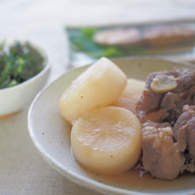 牛スジ肉と大根のことこと煮のお夕飯。