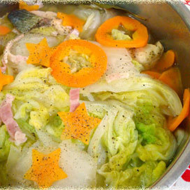 白菜たっぷり☆エゴマ醤油de鮭のスープ煮