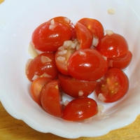 【レシピ】新玉ねぎとプチトマトの冷たいサラダ