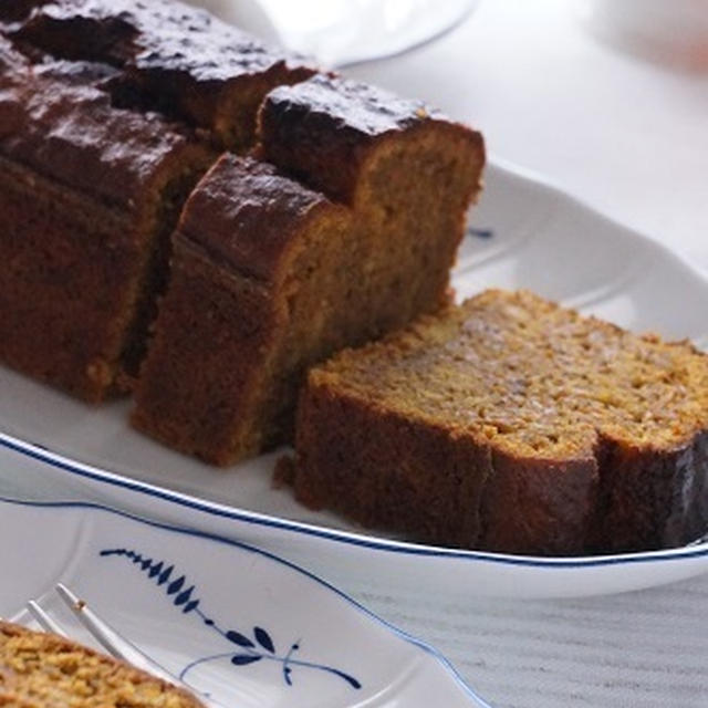 隠し味に白味噌！HMで人参と胡桃のケーキ