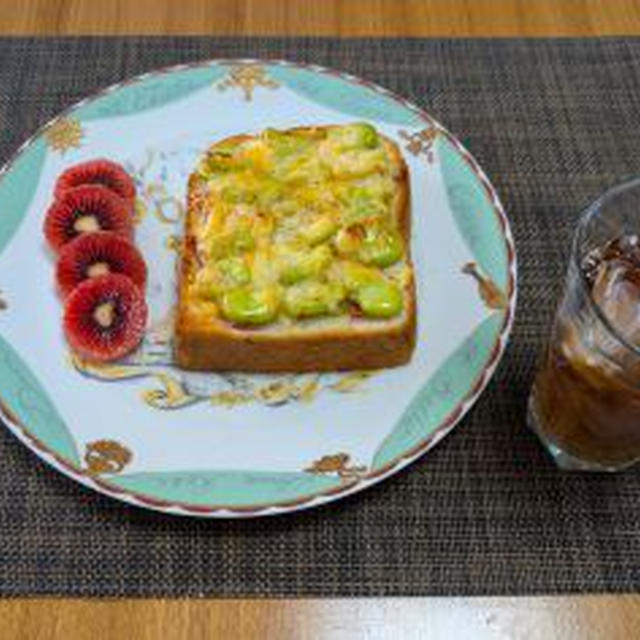 ほくほくサクサクのご馳走☆そら豆のタルティーヌ♪☆♪☆♪