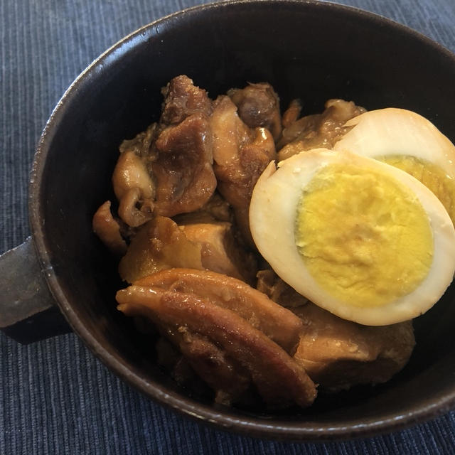 staubでコトコト、鶏肉と卵のこっくり黒酢煮