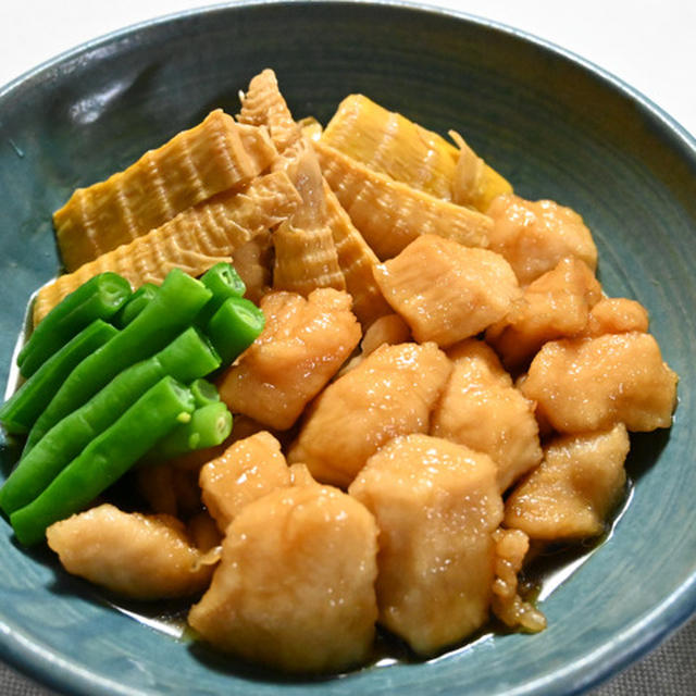 たけのこと鶏むね肉の揚げ煮。めんつゆで味つけ簡単、揚げることで淡白な食材にコクをプラス、なおつまみ。