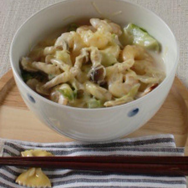 エビと野菜のミルクうどん♪