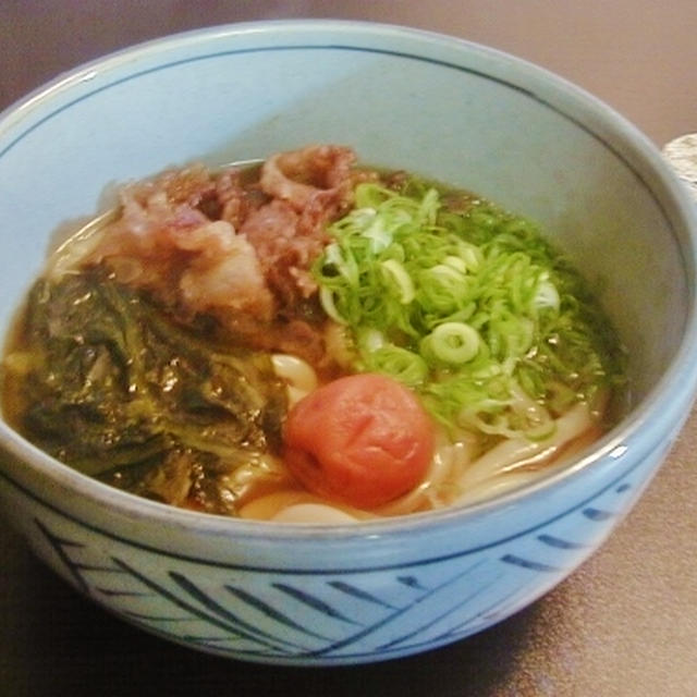 肉と板わかめうどん