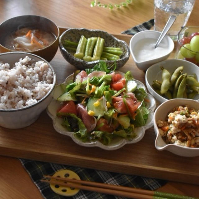 昨日の乱れから…野菜多めの朝ごはん！
