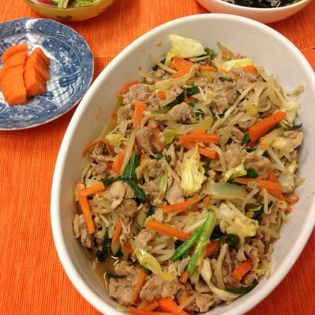 残り野菜で野菜炒め、耳つぼ