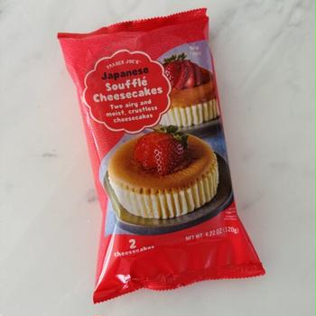 Trader Joe’s Japanese Souffle Cheesecakes　トレジョさんのジャパニーズスフレチーズケーキ