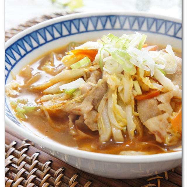 ピリ辛！白菜炒めのせラーメン