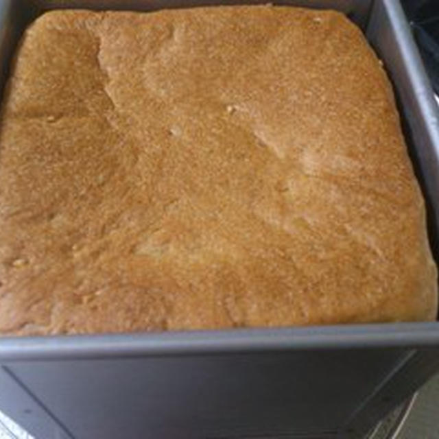 立方体の食パン、上手く焼けました！