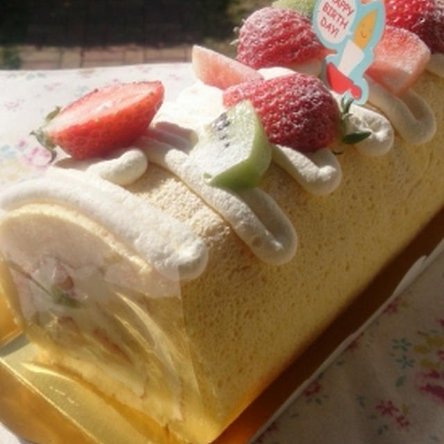 お誕生日ロールケーキ！