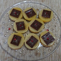 大人のおやつ、ゴールドキウイと生チョコレートのカナッペ