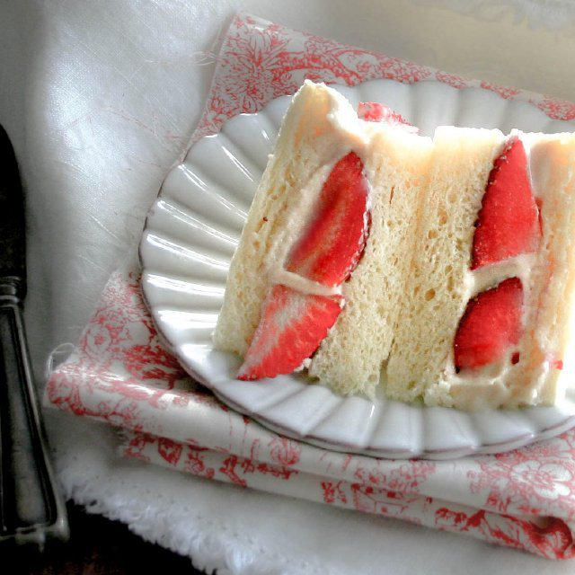 Strawberry Cashew Cream Sandwich苺とクリームサンドイッチ