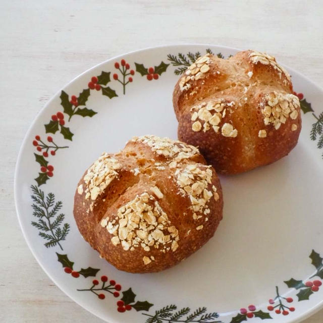 12月のパンメニュー（豆腐のオートミールプチパン）…