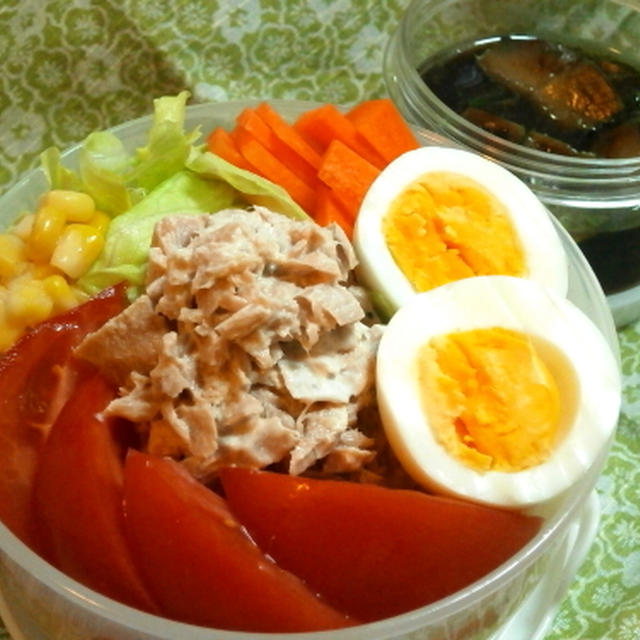 ツナサラダうどん弁当