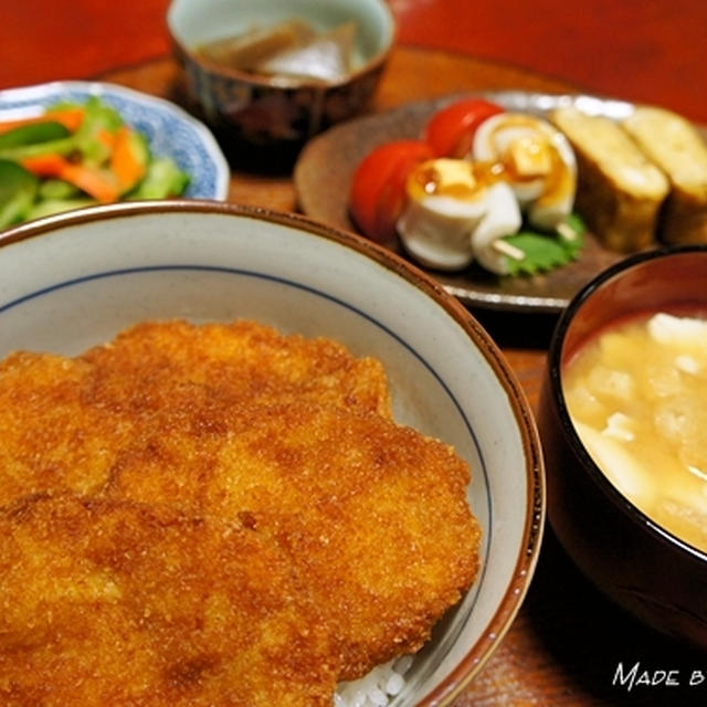 おいし〜♪　新潟「タレかつ丼」