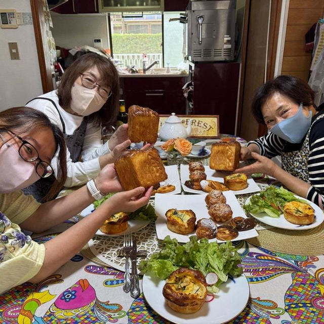 お3人は、人呼んで…"デニッシュ食パンのレジェンドだった☆