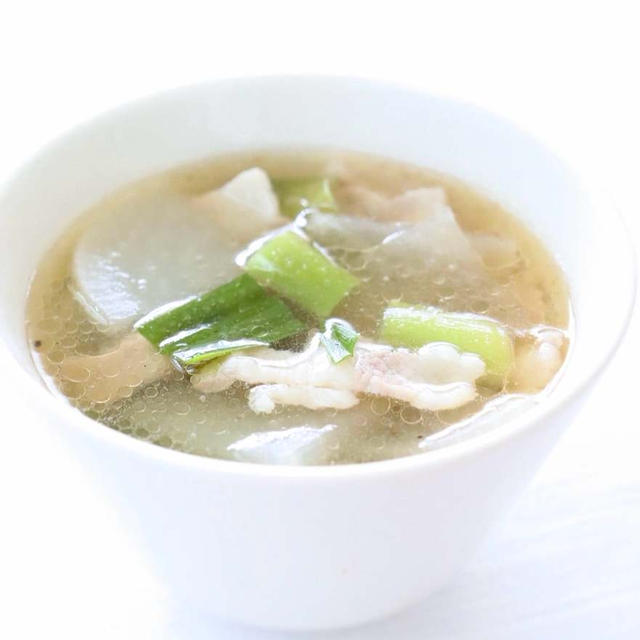 風味が大好き！【葉にんにくと豚の白だしスープ】