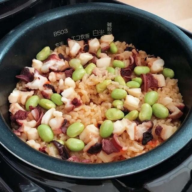 枝豆とタコの炊き込みご飯☆タコ飯