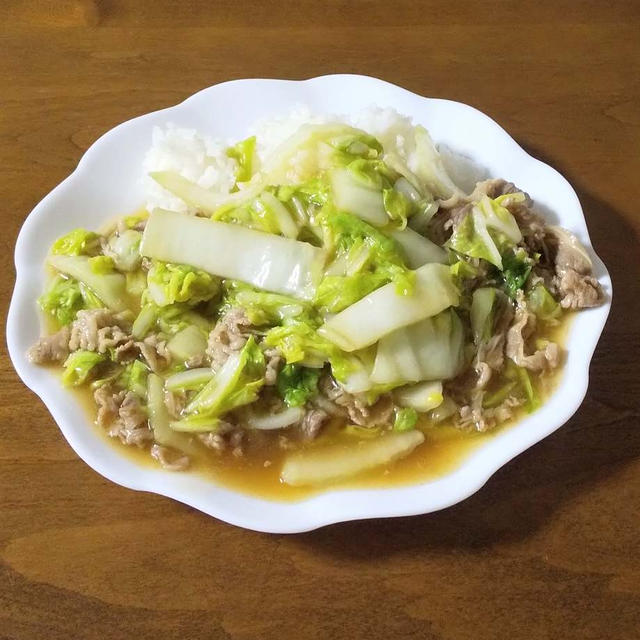 白菜と牛肉のあんかけ丼と人参蒸しパン