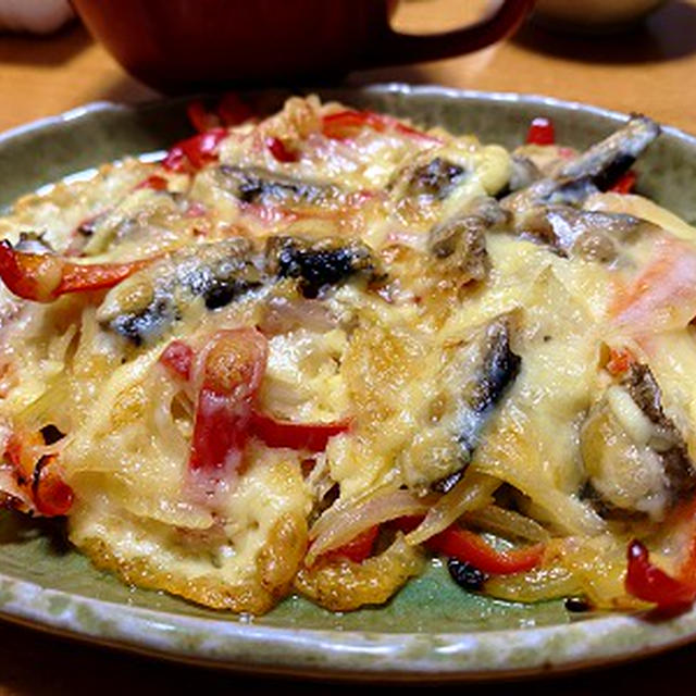 玉ねぎとスモークオイルサーディンのチーズ焼き・卵とじうどん♪
