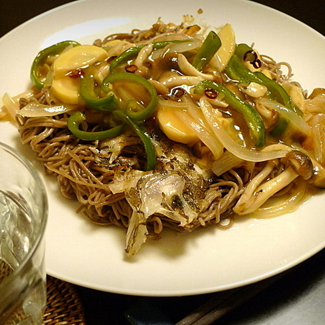 カレイの甘酢あんかけオン・ザ・焼き蕎麦