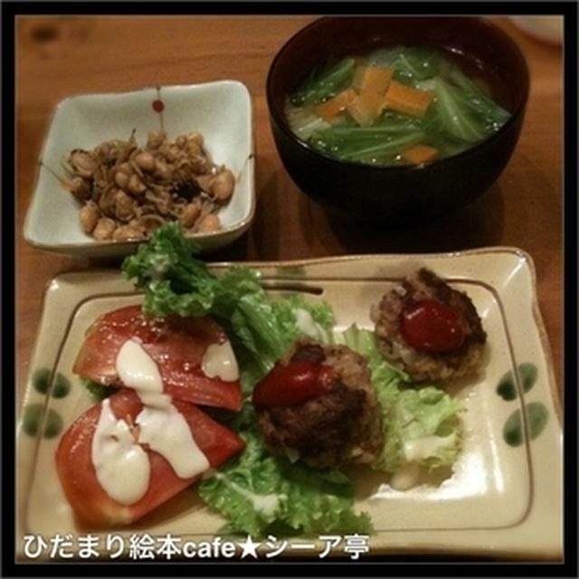 ハンバーグの晩ごはん★ 初！セルフジェルネイル